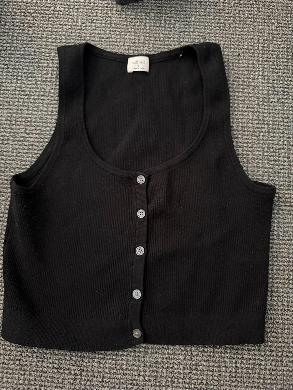 Aritzia Wilfred Black Ribbed cropped Button-Front Crop Tank s